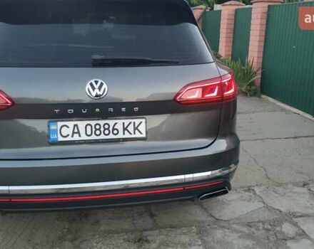 Сірий Фольксваген Туарег, об'ємом двигуна 3 л та пробігом 292 тис. км за 37900 $, фото 4 на Automoto.ua