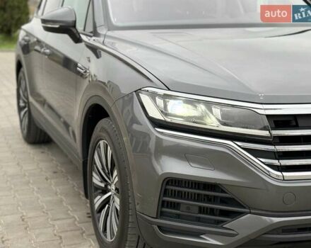 Серый Фольксваген Туарег, объемом двигателя 2.99 л и пробегом 200 тыс. км за 33700 $, фото 20 на Automoto.ua