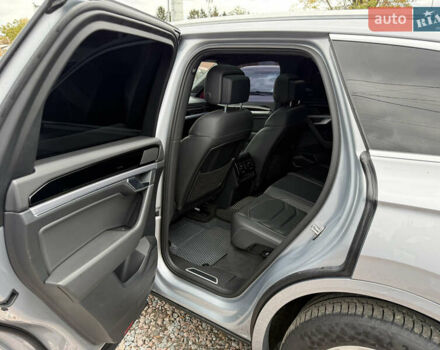 Серый Фольксваген Туарег, объемом двигателя 3 л и пробегом 109 тыс. км за 39700 $, фото 36 на Automoto.ua