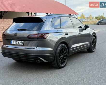 Серый Фольксваген Туарег, объемом двигателя 3 л и пробегом 106 тыс. км за 44700 $, фото 58 на Automoto.ua