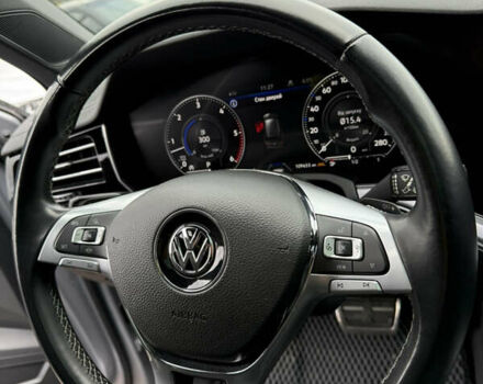 Серый Фольксваген Туарег, объемом двигателя 3 л и пробегом 109 тыс. км за 39700 $, фото 28 на Automoto.ua