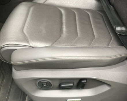 Сірий Фольксваген Туарег, об'ємом двигуна 2.97 л та пробігом 184 тис. км за 39500 $, фото 26 на Automoto.ua