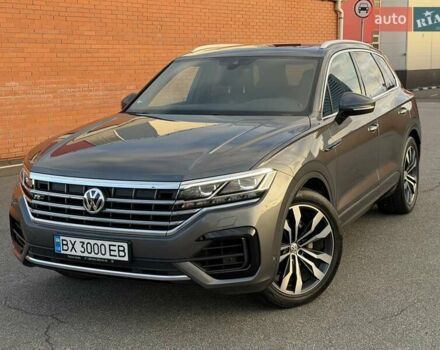 Серый Фольксваген Туарег, объемом двигателя 2.97 л и пробегом 139 тыс. км за 45900 $, фото 2 на Automoto.ua