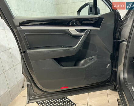 Серый Фольксваген Туарег, объемом двигателя 2.97 л и пробегом 225 тыс. км за 43900 $, фото 23 на Automoto.ua