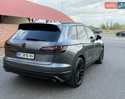 Серый Фольксваген Туарег, объемом двигателя 3 л и пробегом 106 тыс. км за 44700 $, фото 65 на Automoto.ua