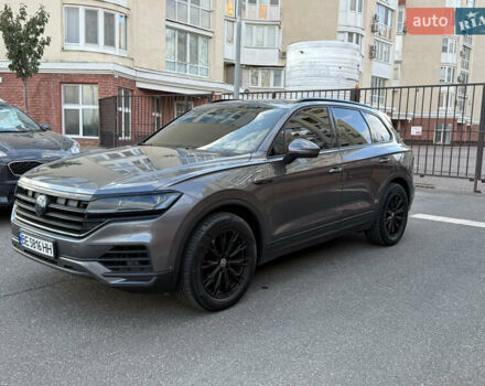 Серый Фольксваген Туарег, объемом двигателя 3 л и пробегом 106 тыс. км за 44700 $, фото 55 на Automoto.ua