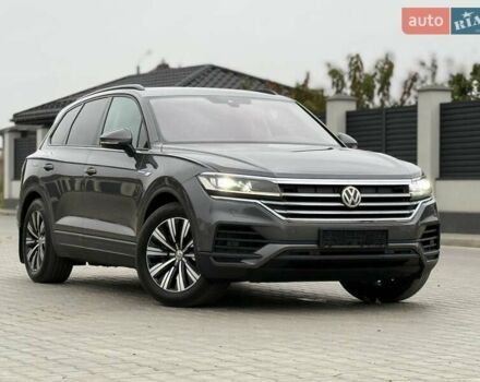 Серый Фольксваген Туарег, объемом двигателя 2.99 л и пробегом 200 тыс. км за 33700 $, фото 7 на Automoto.ua
