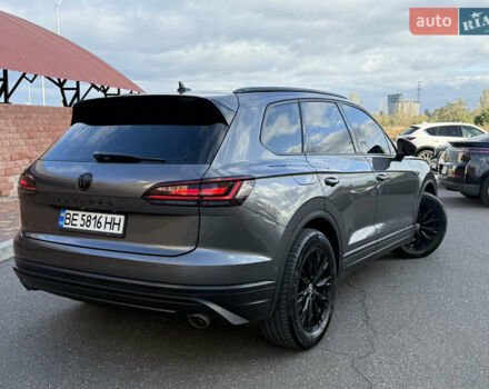 Серый Фольксваген Туарег, объемом двигателя 3 л и пробегом 106 тыс. км за 44700 $, фото 38 на Automoto.ua