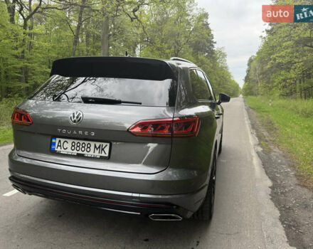 Серый Фольксваген Туарег, объемом двигателя 2.97 л и пробегом 128 тыс. км за 57500 $, фото 12 на Automoto.ua