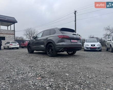 Серый Фольксваген Туарег, объемом двигателя 2.97 л и пробегом 155 тыс. км за 54500 $, фото 19 на Automoto.ua