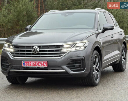 Сірий Фольксваген Туарег, об'ємом двигуна 3 л та пробігом 45 тис. км за 59999 $, фото 1 на Automoto.ua