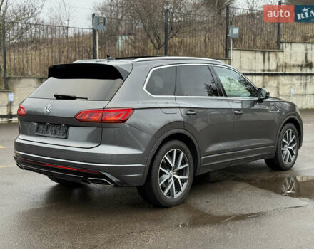 Серый Фольксваген Туарег, объемом двигателя 3 л и пробегом 85 тыс. км за 56500 $, фото 21 на Automoto.ua