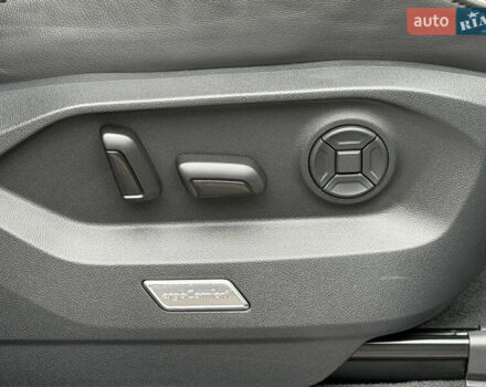 Сірий Фольксваген Туарег, об'ємом двигуна 3 л та пробігом 45 тис. км за 59999 $, фото 91 на Automoto.ua