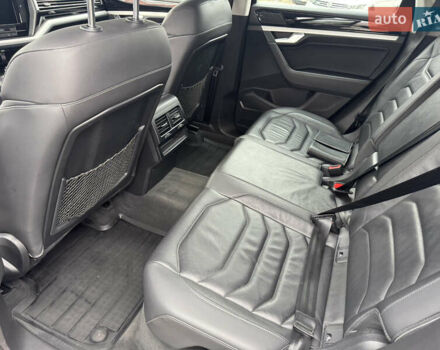 Серый Фольксваген Туарег, объемом двигателя 3 л и пробегом 127 тыс. км за 34950 $, фото 13 на Automoto.ua