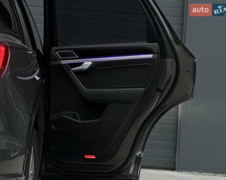 Сірий Фольксваген Туарег, об'ємом двигуна 3 л та пробігом 182 тис. км за 46000 $, фото 43 на Automoto.ua