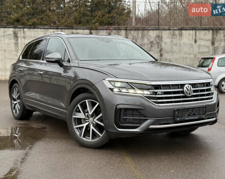Серый Фольксваген Туарег, объемом двигателя 3 л и пробегом 85 тыс. км за 56500 $, фото 4 на Automoto.ua