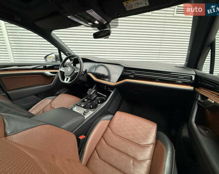 Серый Фольксваген Туарег, объемом двигателя 3 л и пробегом 85 тыс. км за 56500 $, фото 51 на Automoto.ua