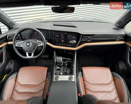 Серый Фольксваген Туарег, объемом двигателя 3 л и пробегом 85 тыс. км за 56500 $, фото 55 на Automoto.ua