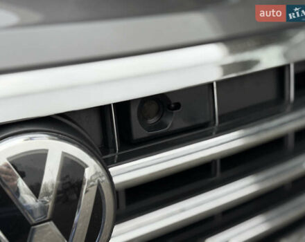 Серый Фольксваген Туарег, объемом двигателя 3 л и пробегом 85 тыс. км за 56500 $, фото 81 на Automoto.ua