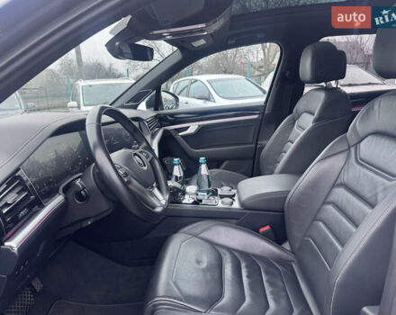 Серый Фольксваген Туарег, объемом двигателя 2.97 л и пробегом 155 тыс. км за 54500 $, фото 26 на Automoto.ua