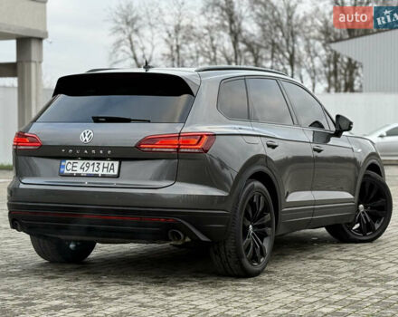 Сірий Фольксваген Туарег, об'ємом двигуна 3 л та пробігом 278 тис. км за 33700 $, фото 3 на Automoto.ua