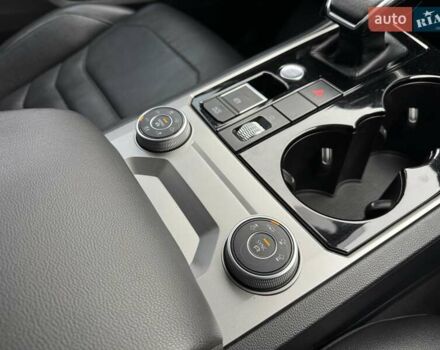 Серый Фольксваген Туарег, объемом двигателя 3 л и пробегом 246 тыс. км за 41750 $, фото 14 на Automoto.ua