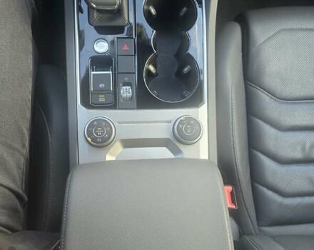 Сірий Фольксваген Туарег, об'ємом двигуна 2.97 л та пробігом 71 тис. км за 57900 $, фото 1 на Automoto.ua