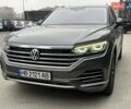 Серый Фольксваген Туарег, объемом двигателя 3 л и пробегом 246 тыс. км за 41750 $, фото 33 на Automoto.ua