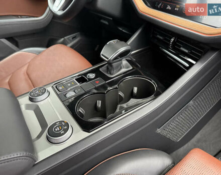 Серый Фольксваген Туарег, объемом двигателя 3 л и пробегом 85 тыс. км за 56500 $, фото 37 на Automoto.ua