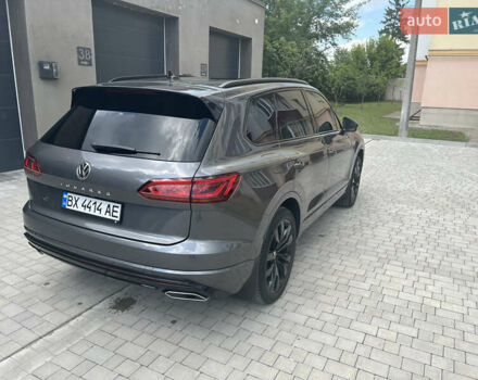 Серый Фольксваген Туарег, объемом двигателя 2.97 л и пробегом 166 тыс. км за 53000 $, фото 16 на Automoto.ua