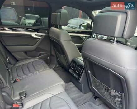 Серый Фольксваген Туарег, объемом двигателя 2.97 л и пробегом 142 тыс. км за 49700 $, фото 17 на Automoto.ua