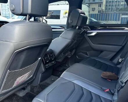 Сірий Фольксваген Туарег, об'ємом двигуна 3.96 л та пробігом 140 тис. км за 58000 $, фото 12 на Automoto.ua