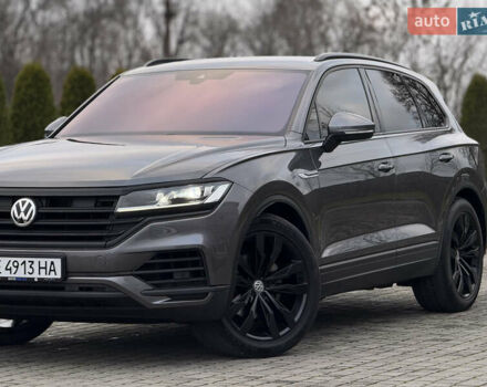Сірий Фольксваген Туарег, об'ємом двигуна 3 л та пробігом 278 тис. км за 33700 $, фото 1 на Automoto.ua