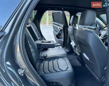 Сірий Фольксваген Туарег, об'ємом двигуна 3 л та пробігом 160 тис. км за 45800 $, фото 8 на Automoto.ua