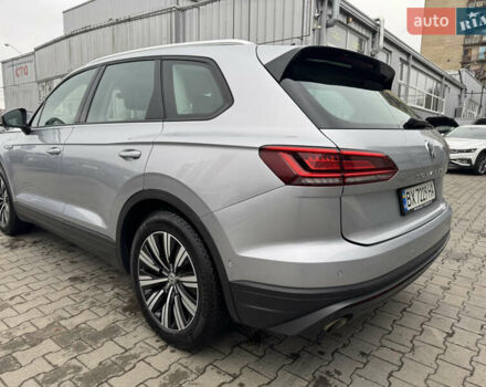 Серый Фольксваген Туарег, объемом двигателя 3 л и пробегом 127 тыс. км за 34950 $, фото 4 на Automoto.ua