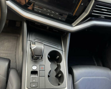 Сірий Фольксваген Туарег, об'ємом двигуна 3 л та пробігом 253 тис. км за 32900 $, фото 16 на Automoto.ua