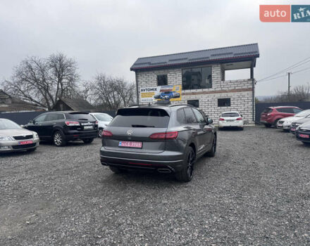 Серый Фольксваген Туарег, объемом двигателя 2.97 л и пробегом 155 тыс. км за 54500 $, фото 13 на Automoto.ua