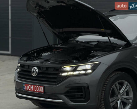 Сірий Фольксваген Туарег, об'ємом двигуна 3 л та пробігом 182 тис. км за 46000 $, фото 8 на Automoto.ua