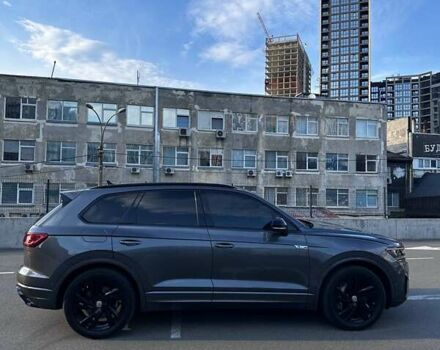 Сірий Фольксваген Туарег, об'ємом двигуна 3.96 л та пробігом 140 тис. км за 58000 $, фото 1 на Automoto.ua