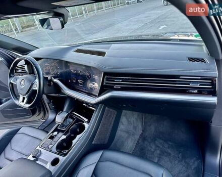 Сірий Фольксваген Туарег, об'ємом двигуна 3 л та пробігом 160 тис. км за 45800 $, фото 10 на Automoto.ua