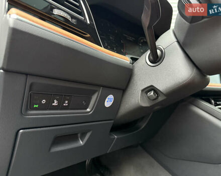 Серый Фольксваген Туарег, объемом двигателя 3 л и пробегом 85 тыс. км за 56500 $, фото 75 на Automoto.ua