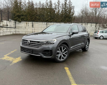 Серый Фольксваген Туарег, объемом двигателя 3 л и пробегом 85 тыс. км за 56500 $, фото 9 на Automoto.ua
