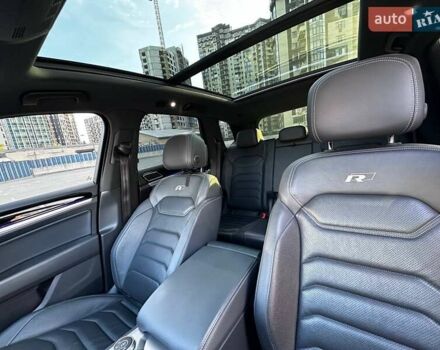 Сірий Фольксваген Туарег, об'ємом двигуна 3.96 л та пробігом 140 тис. км за 58000 $, фото 32 на Automoto.ua