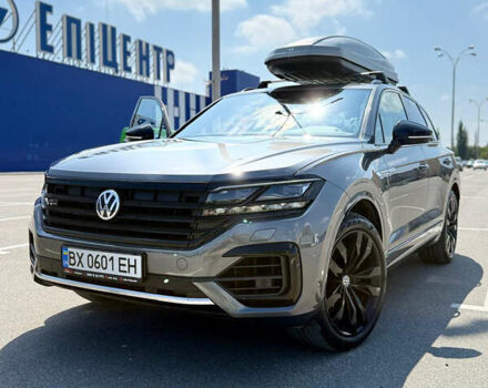 Серый Фольксваген Туарег, объемом двигателя 2.97 л и пробегом 130 тыс. км за 48900 $, фото 6 на Automoto.ua