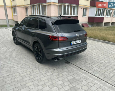 Серый Фольксваген Туарег, объемом двигателя 2.97 л и пробегом 166 тыс. км за 53000 $, фото 17 на Automoto.ua