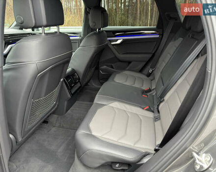 Сірий Фольксваген Туарег, об'ємом двигуна 3 л та пробігом 45 тис. км за 59999 $, фото 68 на Automoto.ua