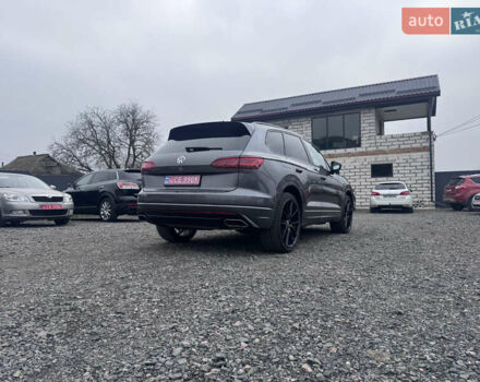 Серый Фольксваген Туарег, объемом двигателя 2.97 л и пробегом 155 тыс. км за 54500 $, фото 14 на Automoto.ua