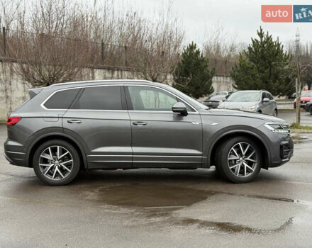 Серый Фольксваген Туарег, объемом двигателя 3 л и пробегом 85 тыс. км за 56500 $, фото 7 на Automoto.ua