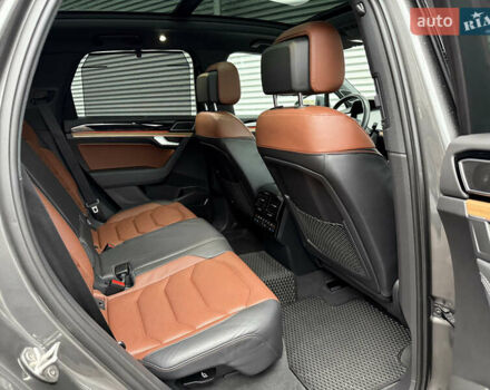 Серый Фольксваген Туарег, объемом двигателя 3 л и пробегом 85 тыс. км за 56500 $, фото 47 на Automoto.ua