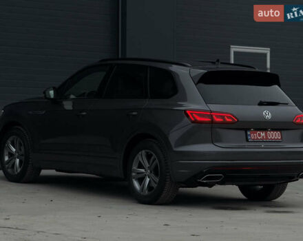 Сірий Фольксваген Туарег, об'ємом двигуна 3 л та пробігом 182 тис. км за 46000 $, фото 19 на Automoto.ua